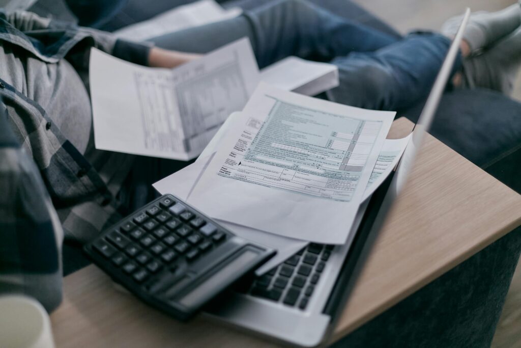 Income tax return form and calculator